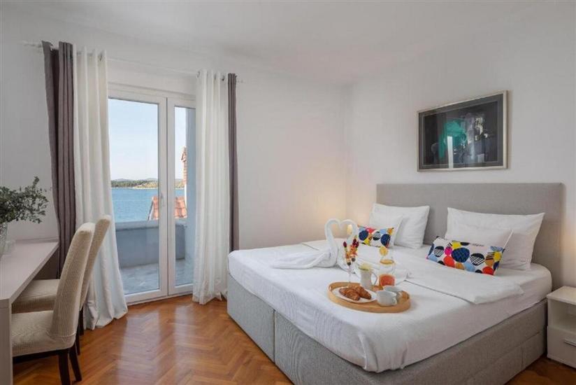 House K1, for 12 persons