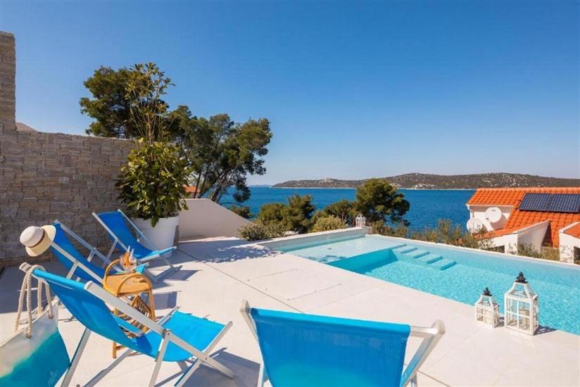 House K1, for 12 persons