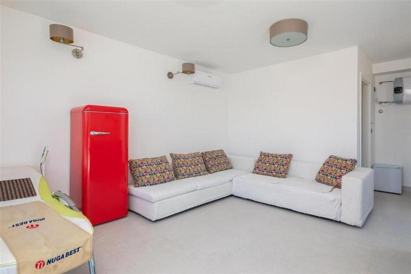 House K1, for 12 persons