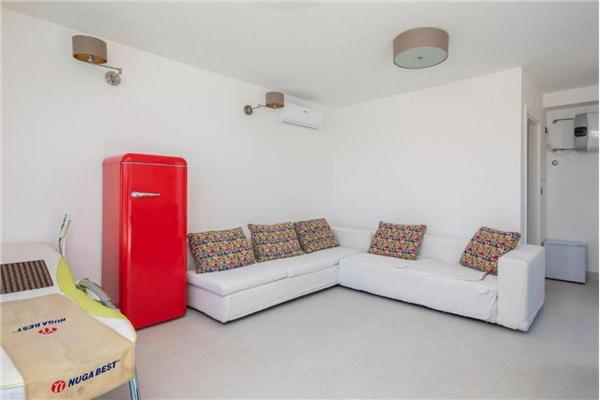 House K1, for 12 persons