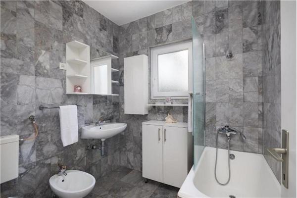 House K1, for 12 persons