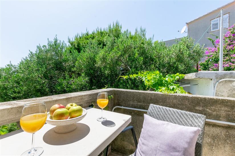 Room S2, for 2 persons