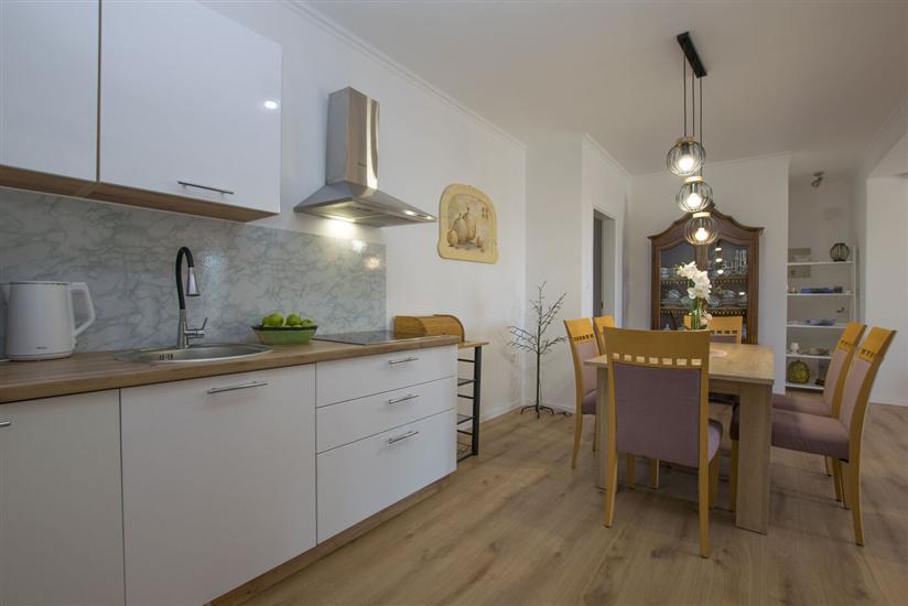 Apartment A1, for 6 persons