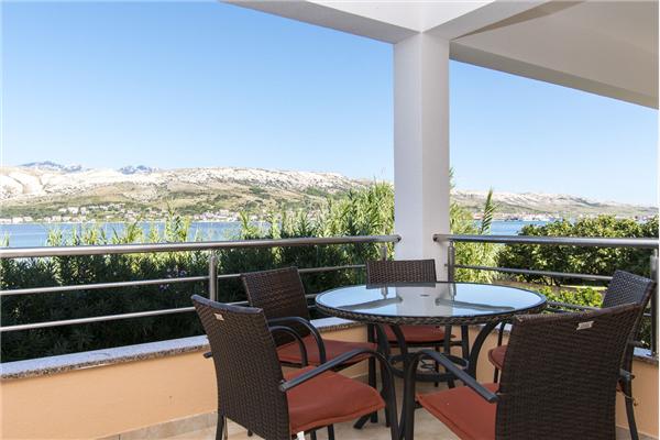 Apartment A1, for 6 persons