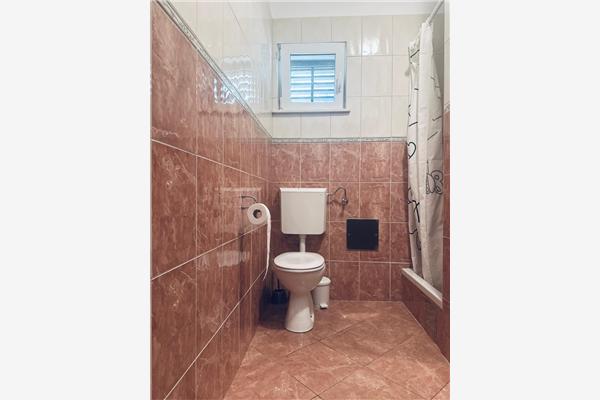 Apartment A1, for 5 persons