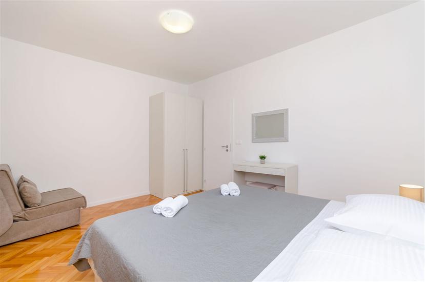 House K1, for 8 persons