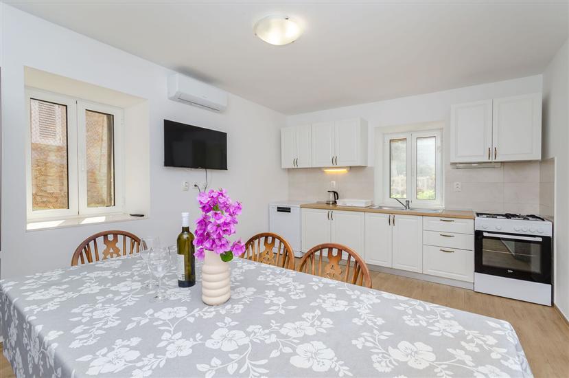 House K1, for 8 persons