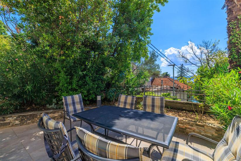 Apartment A1, for 5 persons