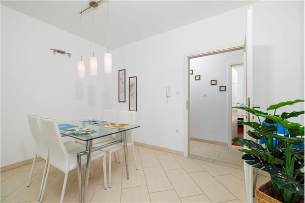 Apartment A1, for 5 persons