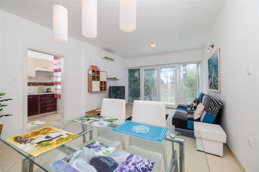 Apartment A1, for 5 persons