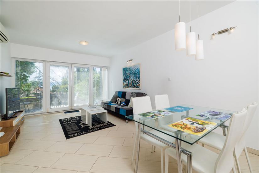 Apartment A1, for 5 persons