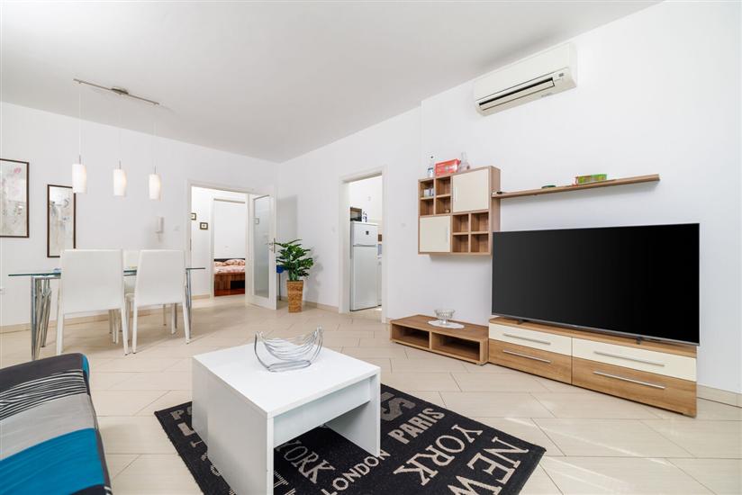 Apartment A1, for 5 persons