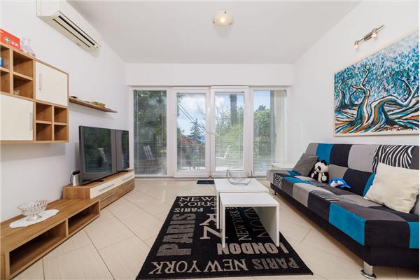 Apartment A1, for 5 persons