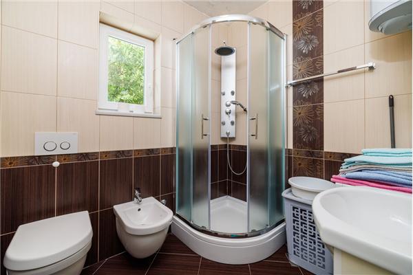 Apartment A1, for 5 persons