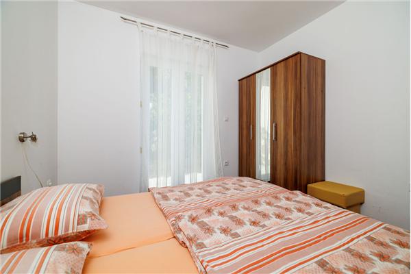 Apartment A1, for 5 persons
