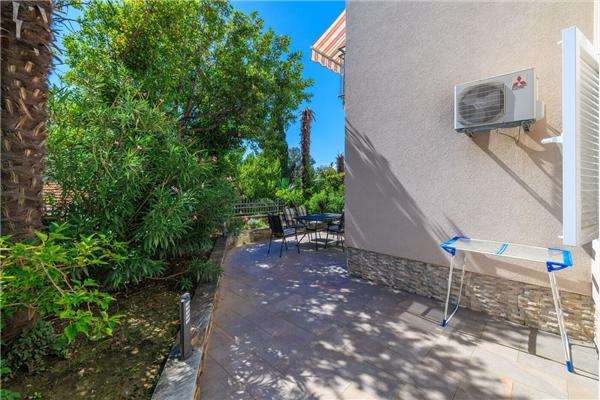 Apartment A1, for 5 persons