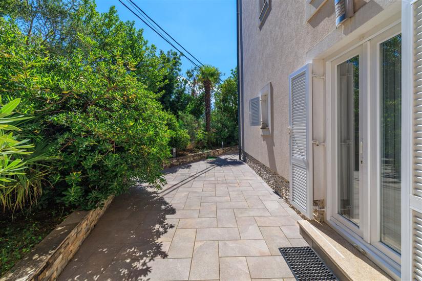 Apartment Villa Sara