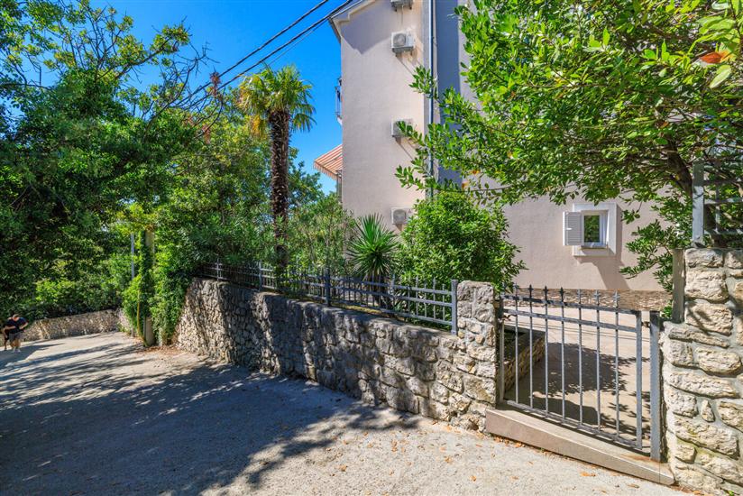 Apartment Villa Sara