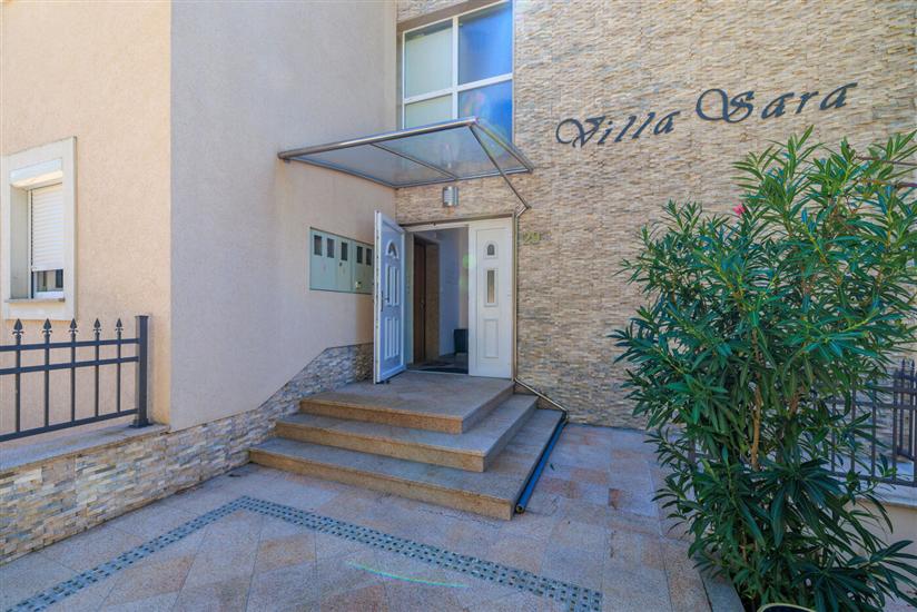 Apartment Villa Sara