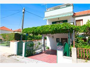 Apartment Bilberry Biograd, Size 30.00 m2, Airline distance to town centre 850 m