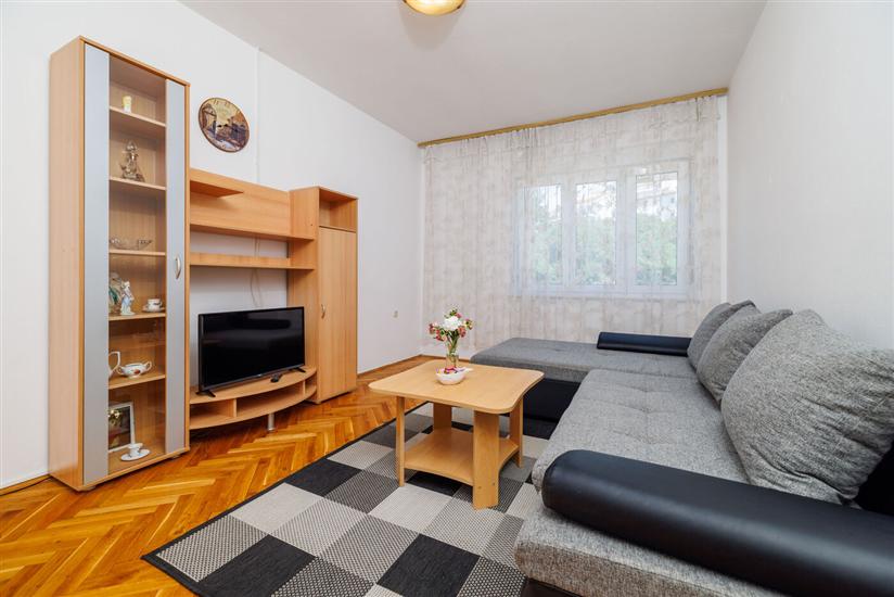 Apartment A2, for 8 persons