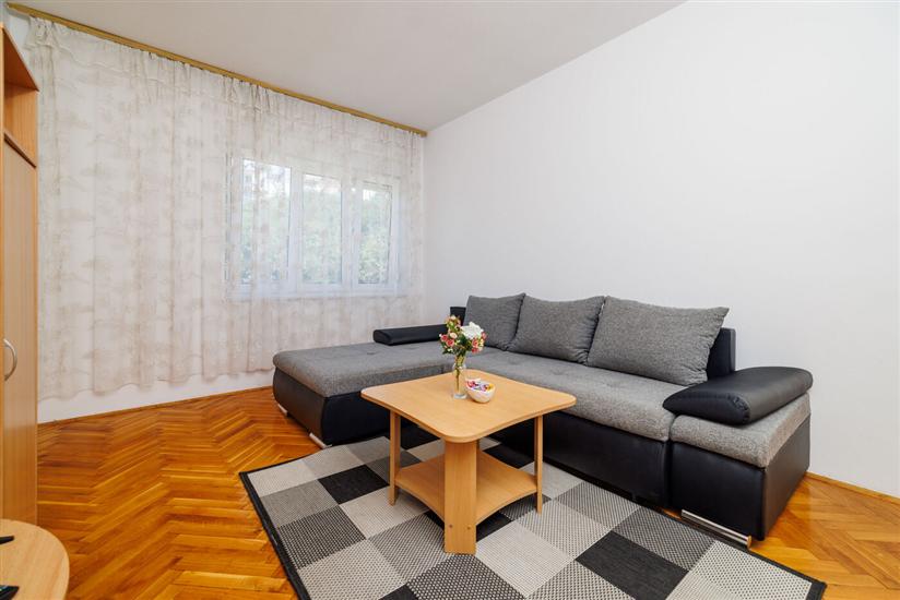 Apartment A2, for 8 persons
