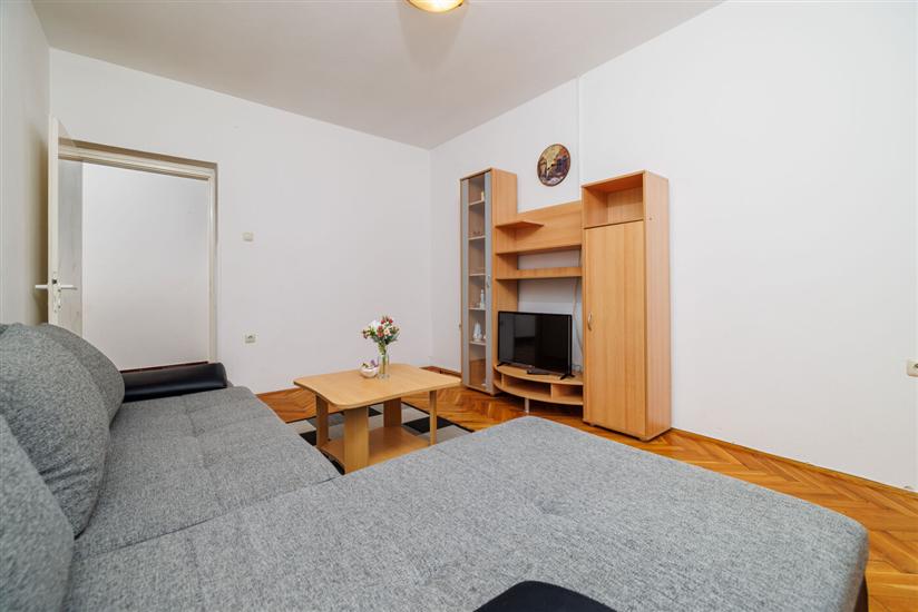 Apartment A2, for 8 persons