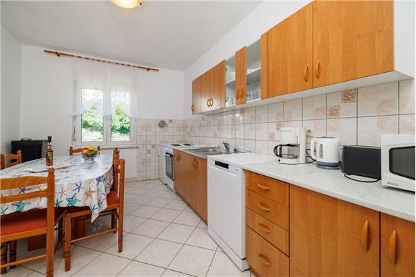 Apartment A2, for 8 persons