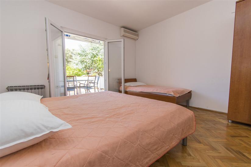 Apartment A4, for 4 persons