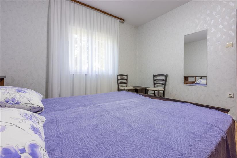 Apartment A1, for 5 persons
