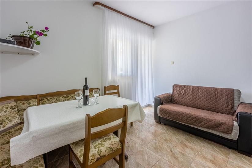 Apartment A1, for 5 persons