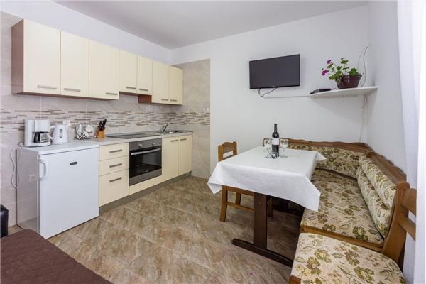 Apartment A1, for 5 persons
