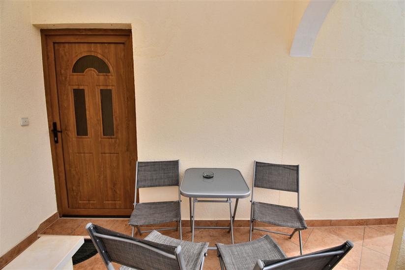 Apartment A1, for 5 persons