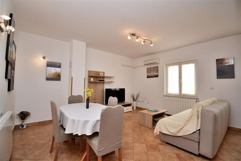 Apartment A1, for 5 persons