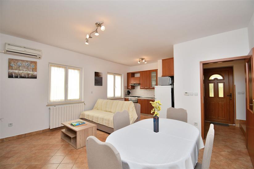 Apartment A1, for 5 persons