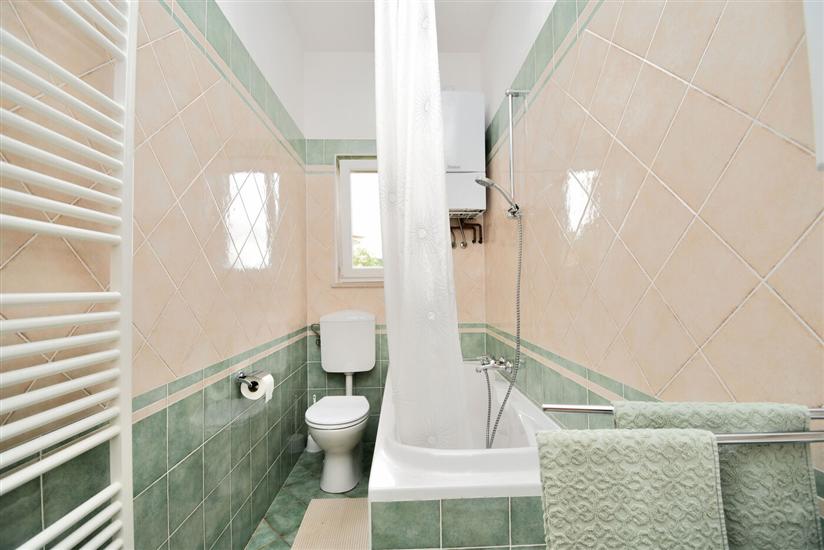 Apartment A1, for 5 persons