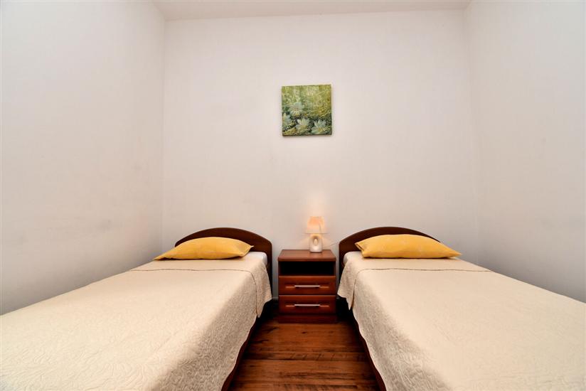 Apartment A1, for 5 persons