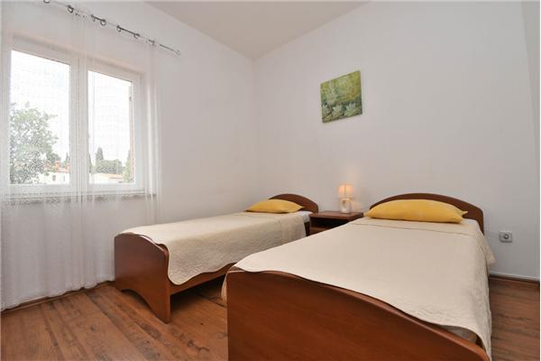 Apartment A1, for 5 persons