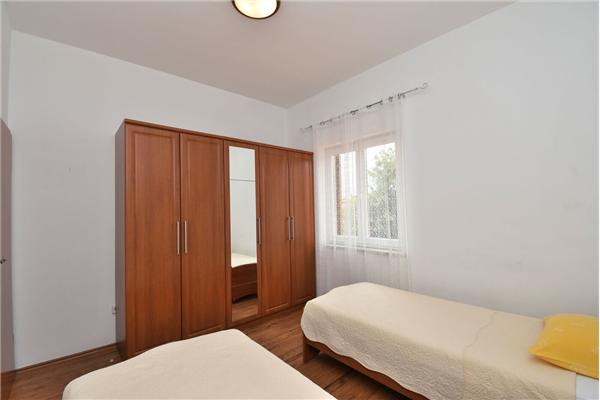 Apartment A1, for 5 persons