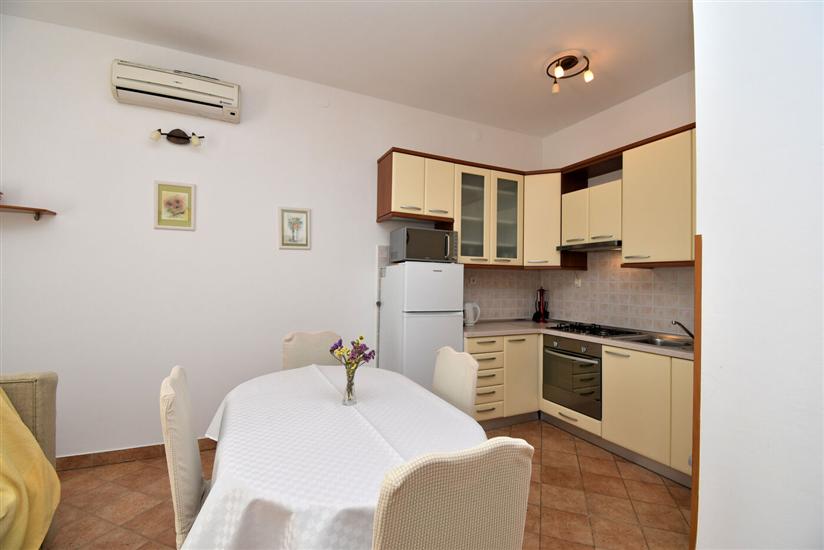 Apartment A2, for 5 persons