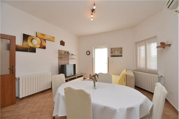 Apartment A2, for 5 persons