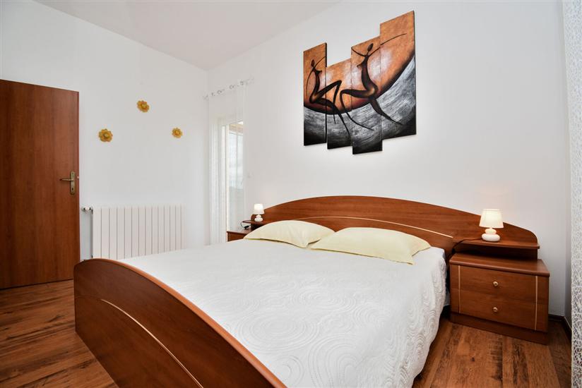 Apartment A2, for 5 persons