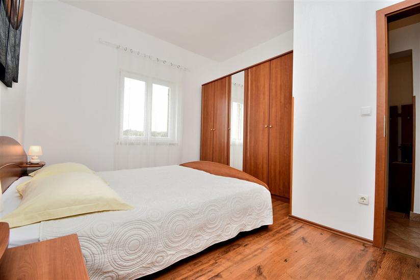 Apartment A2, for 5 persons