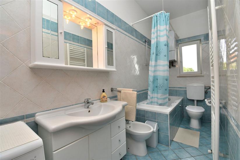 Apartment A2, for 5 persons