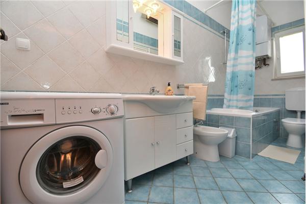 Apartment A2, for 5 persons