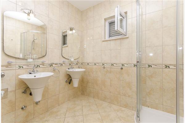 Apartment A1, for 7 persons