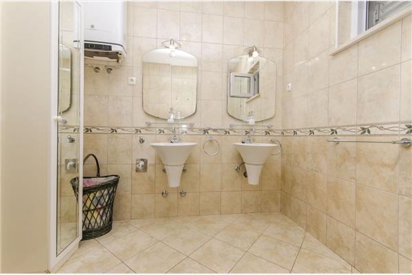 Apartment A1, for 7 persons