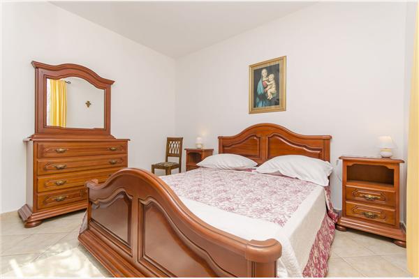 Apartment A1, for 7 persons