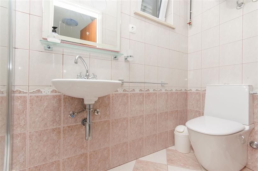 Apartment A1, for 7 persons