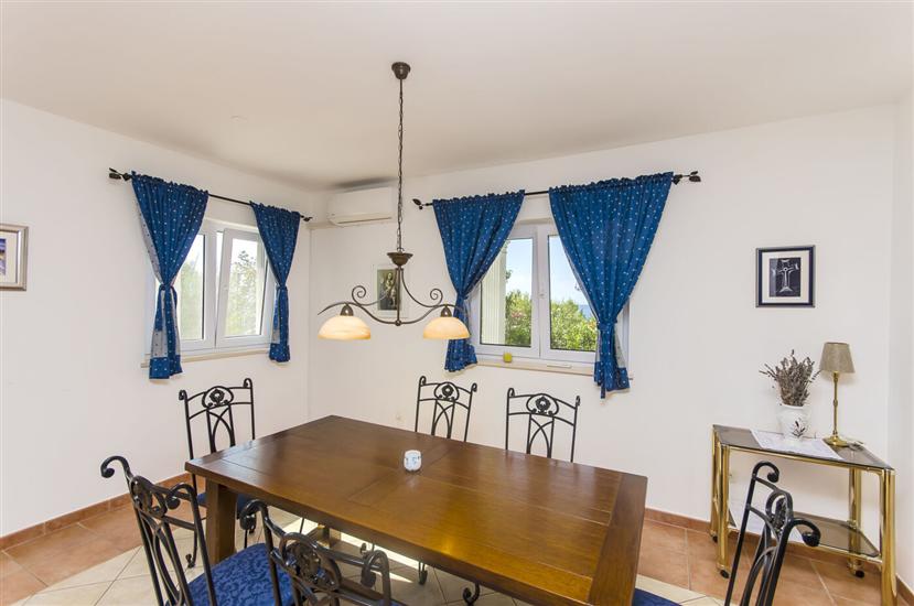 Apartment A1, for 7 persons